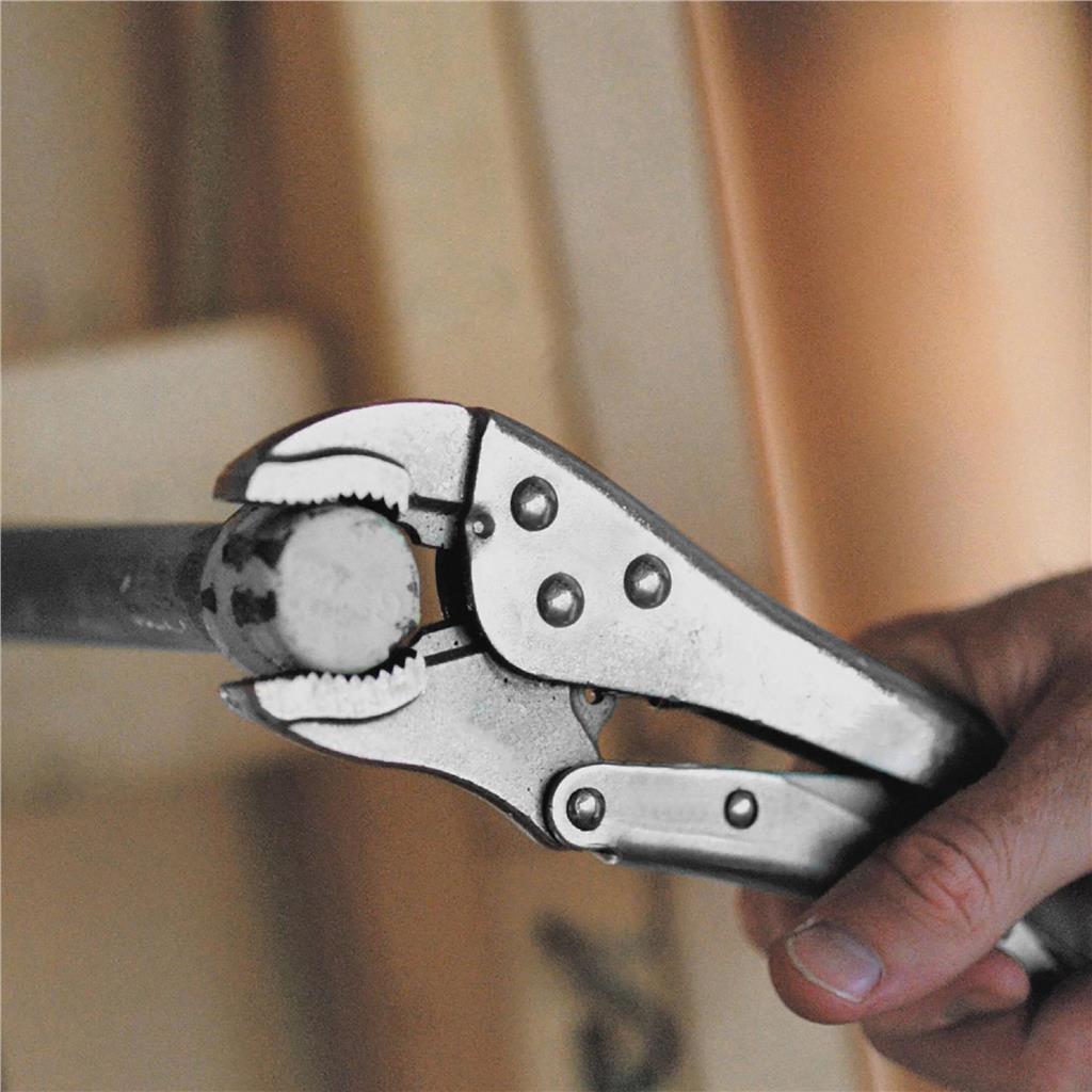 Dekton Straight Locking Grips Mole Gripping Adjustable Pliers 125mm (5")
